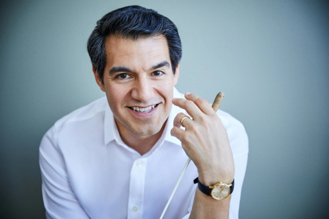 Headshot of Miguel Harth-Bedoya