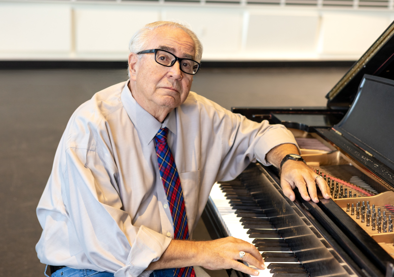 Headshot of Arthur Gottschalk
