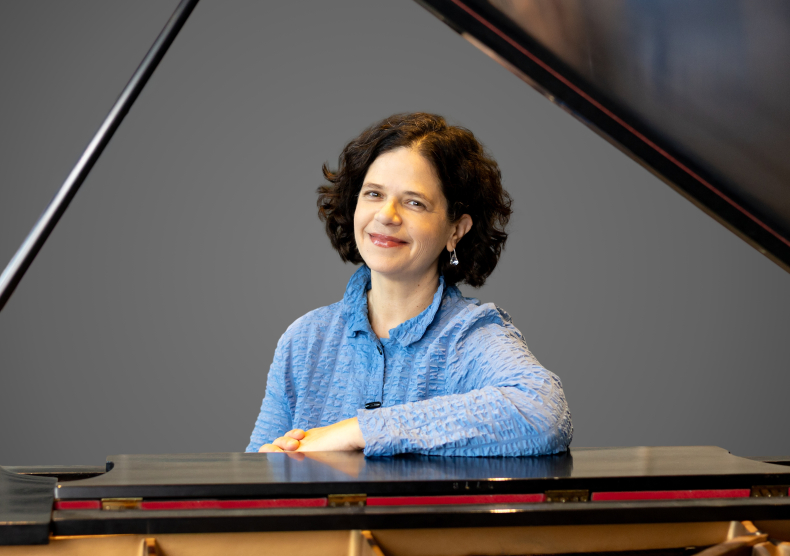 Headshot of Shannon Hesse